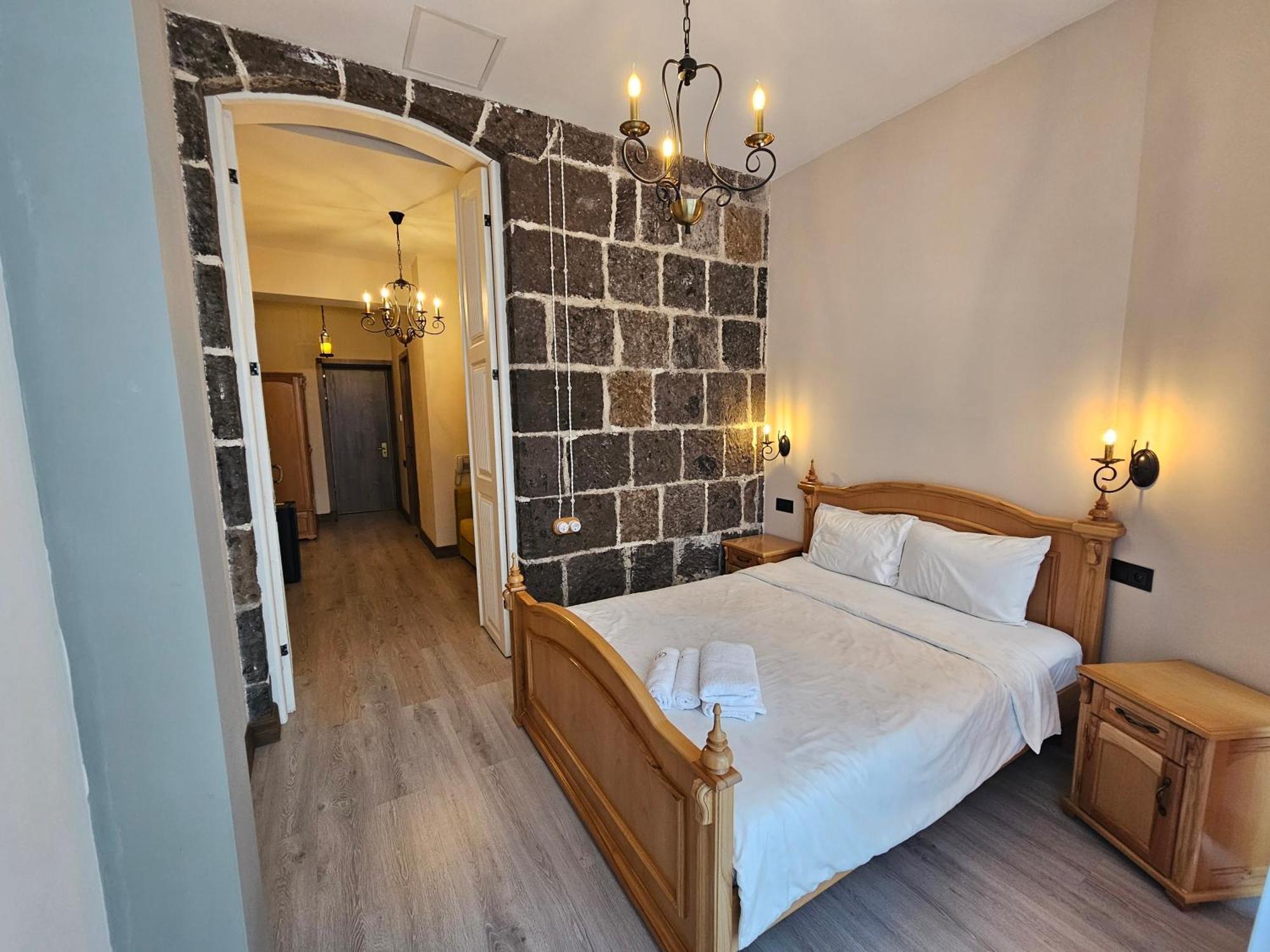Old Avenue Hotel Gyumri Ngoại thất bức ảnh