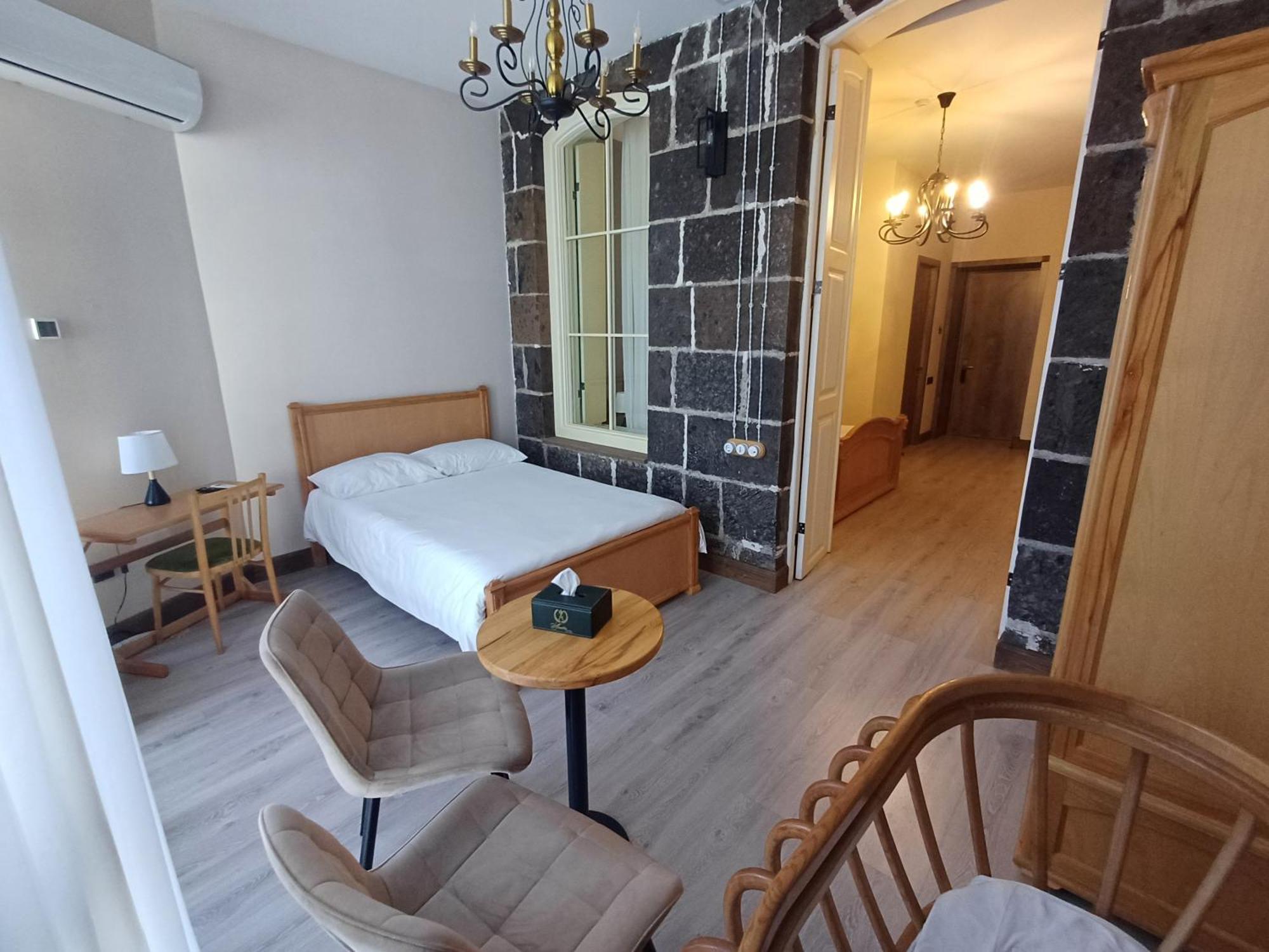 Old Avenue Hotel Gyumri Ngoại thất bức ảnh